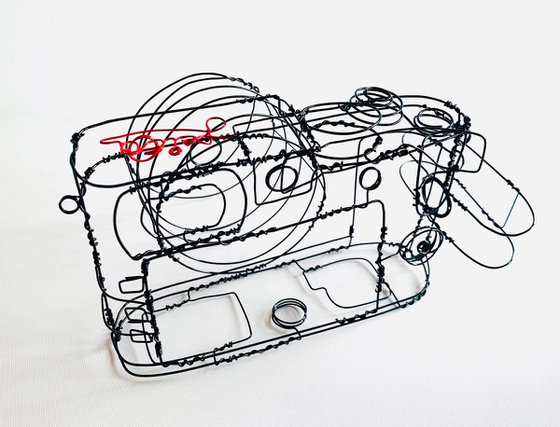 Leica camera wire sculpture