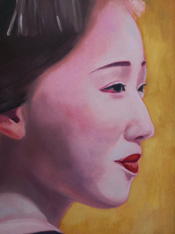 Geisha in kimono on the gold background portrait number 12