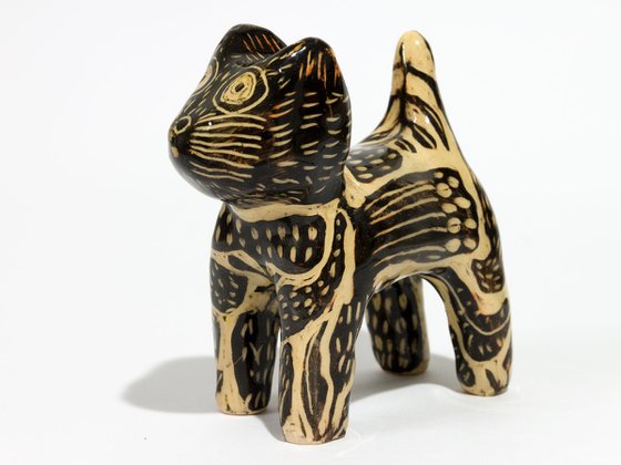 Ceramic sculpture Cat 9.5 x 9 x 4.5 cm