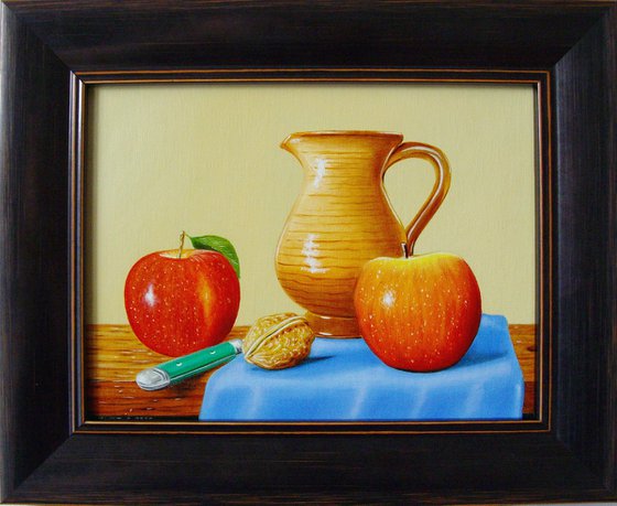 Two apples on the table