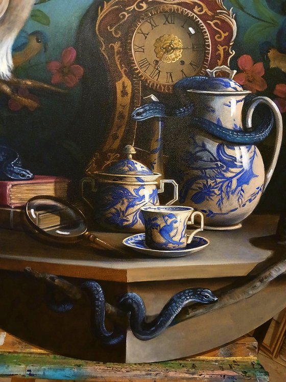 The large round of the blue snakes