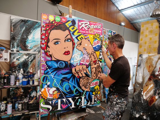 Rosie Styling 140cm x 100cm Textured Urban Pop Art