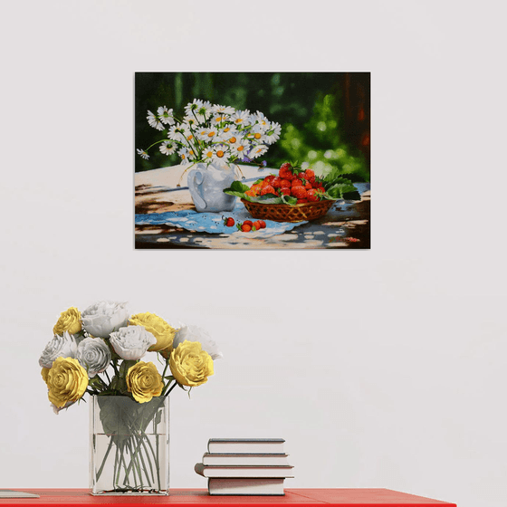 summer strawberry and daisy