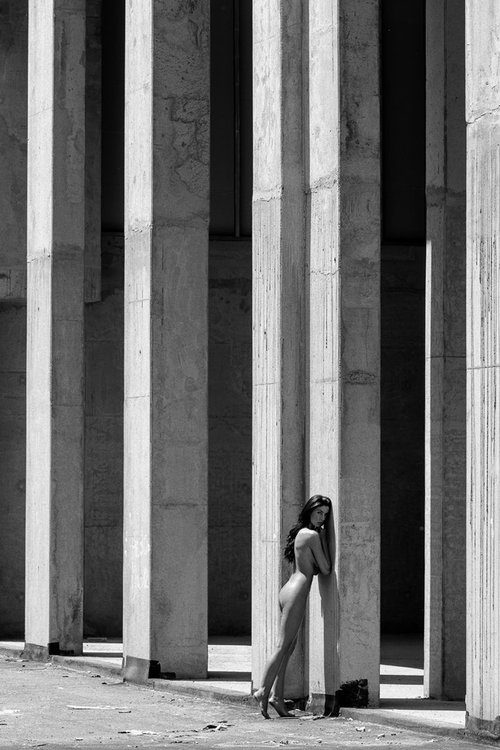Colonnade I. - Art Nude by Peter Zelei