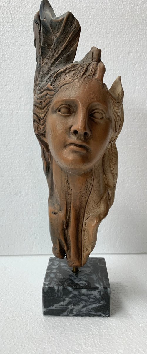 Venus female sculpture by Emmanouil Nanouris