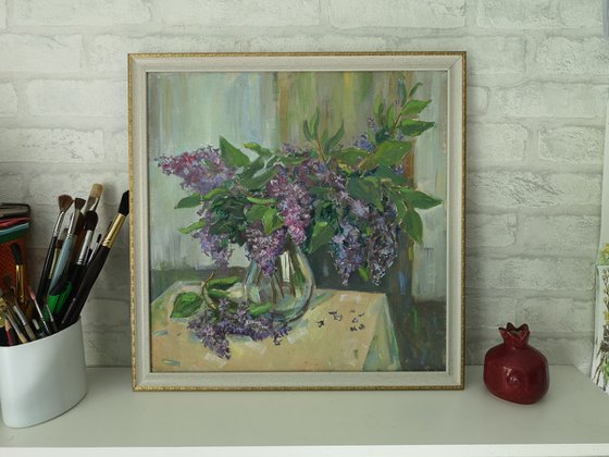 Lilac on the table