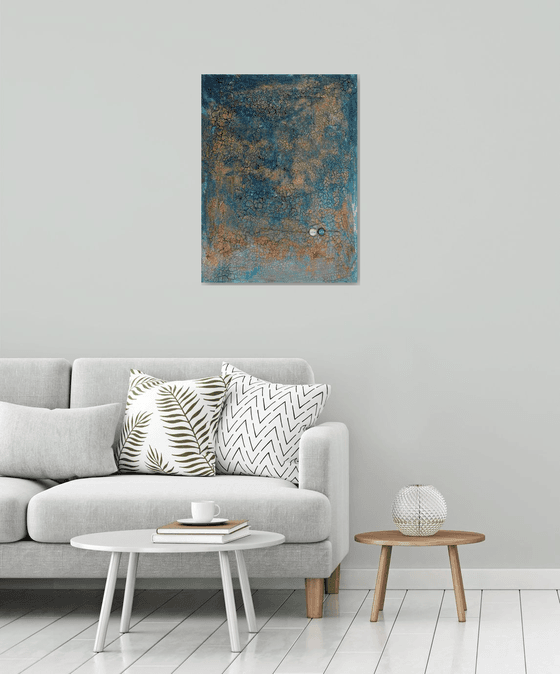 quiet and loud on blue