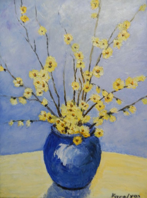 Vase with spring flowers