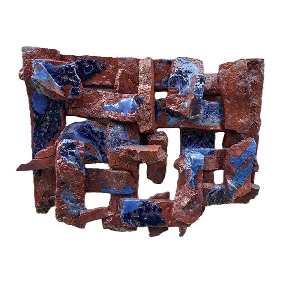 "T"