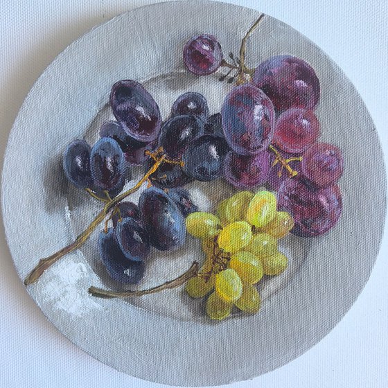 Grapes on plate