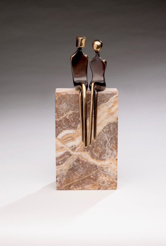 Elegant lovers - bronze figurines of slender and distinct form