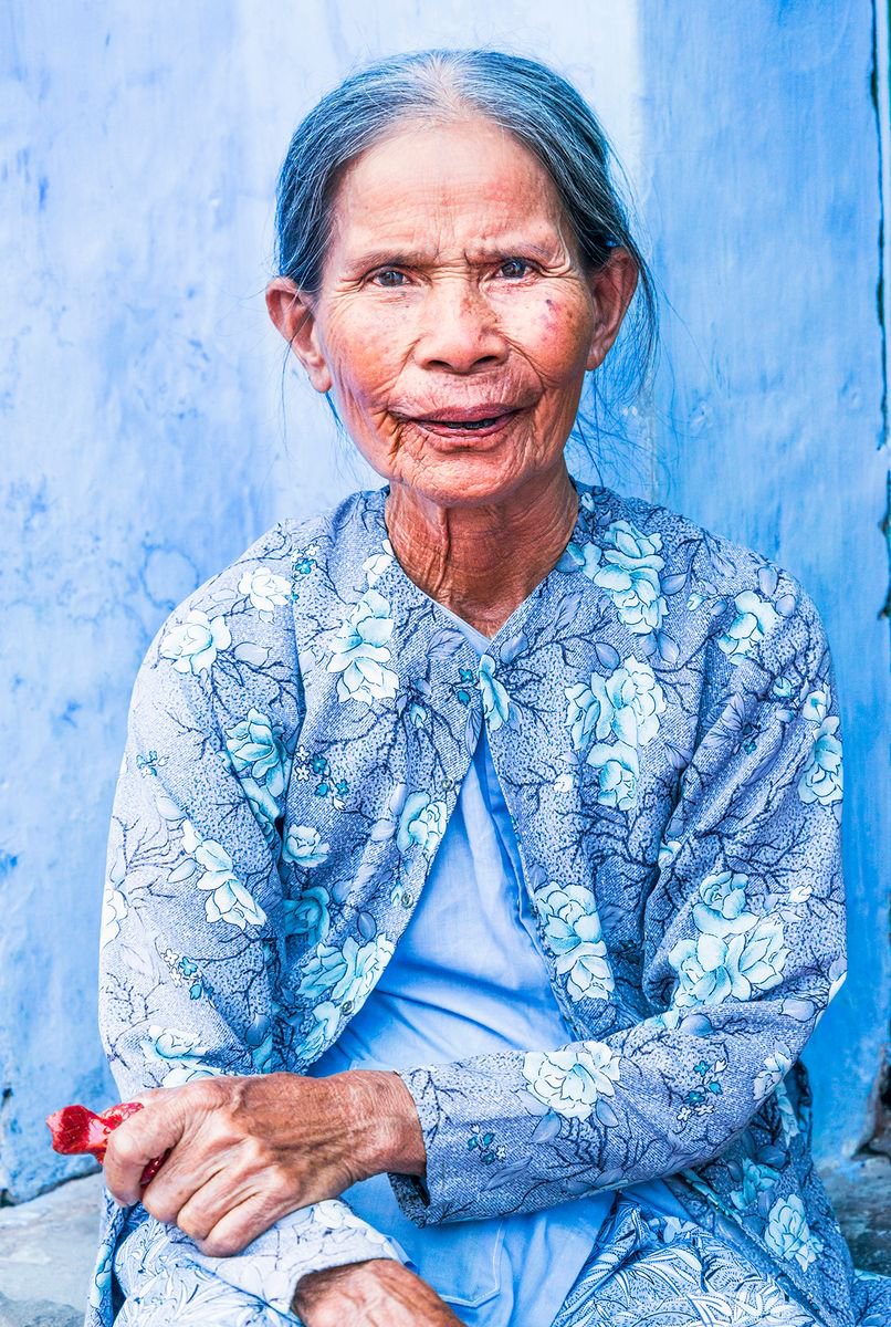 THE BLUE LADY OF HOI AN. by Andrew Lever