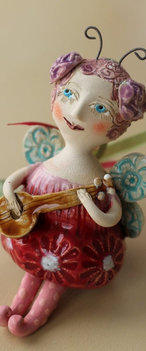 Mote (Moth)- fairy from the Midsummer Night's Dream Ceramic illustration project by Elya Yalonetski by Elya Yalonetski