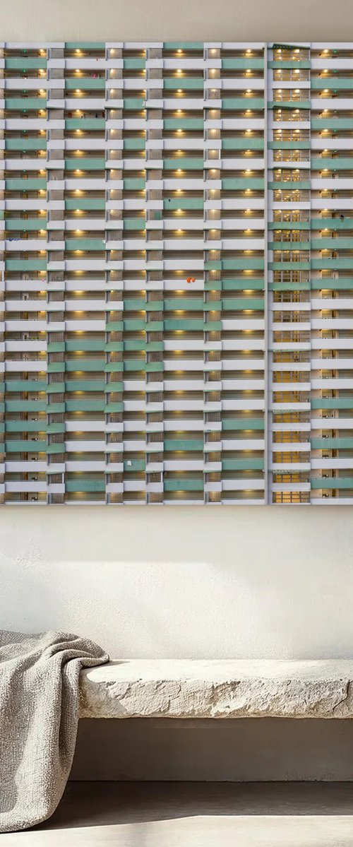 Vertical Domino (Night) by Serge Horta