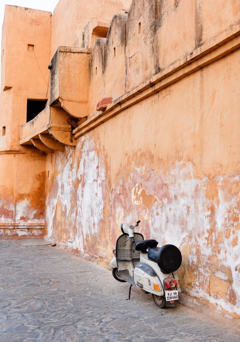 Photorealistic Cityscapes Photograph By Tom Hanslien, 33 X 47", Amer Fort, Jaipur Iii, Original Artwork