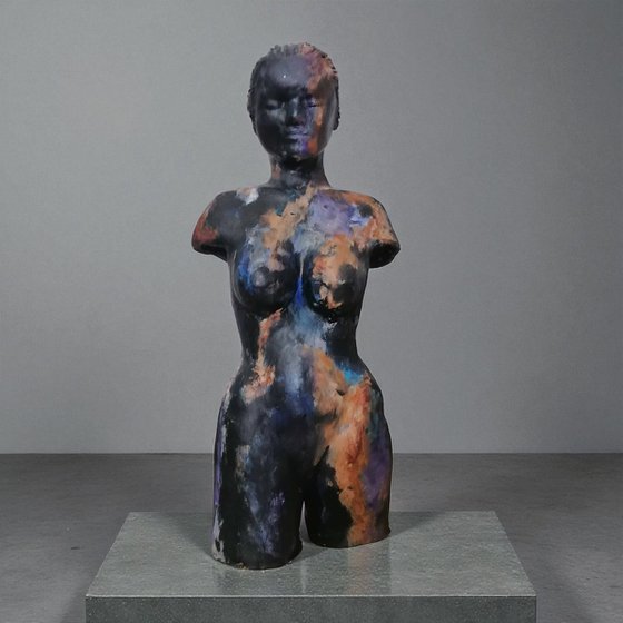 Woman, sculpture made in clay