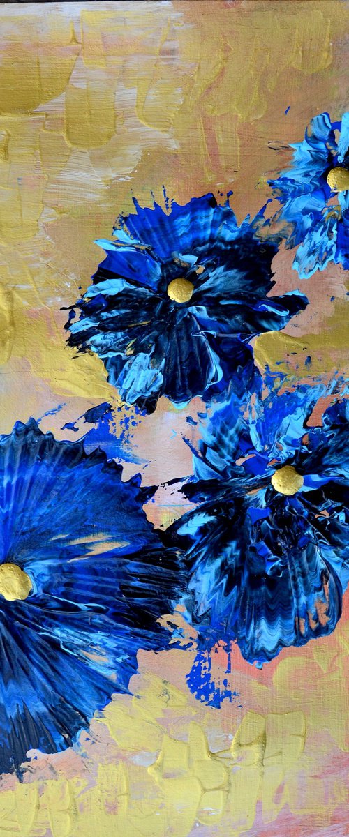 Blue -gold- copper flowers by Isabelle Vobmann