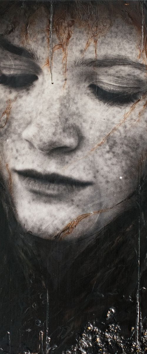 "Ella" (60x60x2,5cm) - Unique portrait artwork on wood (abstract, portrait, gouache, original, painting, coffee, acrylic, oil, watercolor, encaustics, beeswax, resin, wood, fingerpaint) by Rouzbeh Tahmassian