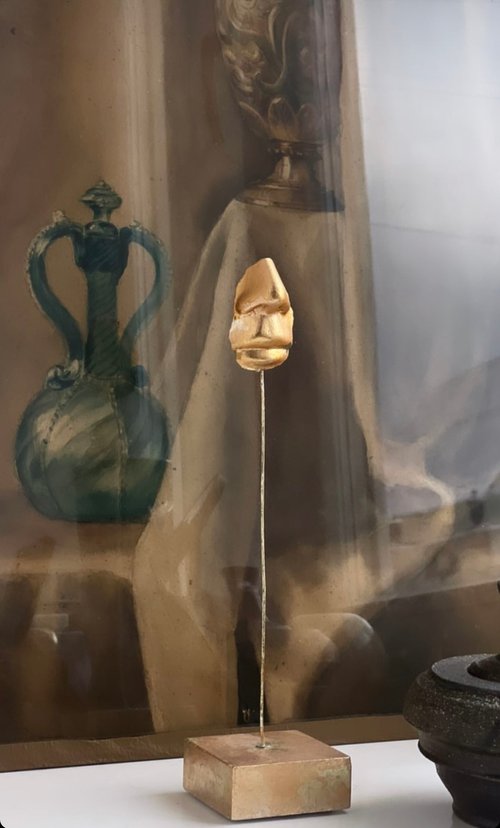 Interior surreal figurine "Nose Gold" by Elena Troyanskaya by Elena Troyanskaya
