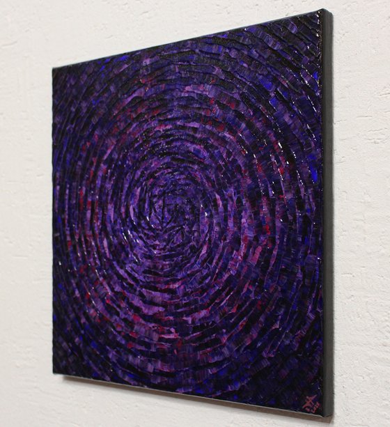 Concentric blue purple shine