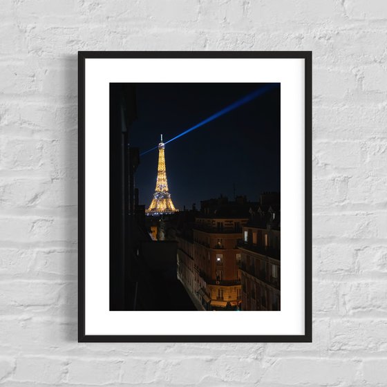 EIFFEL TOWER BY NIGHT
