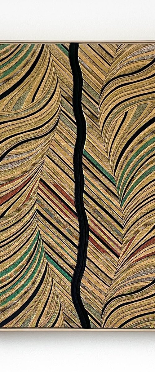 Broken Vase ~kintsugi~(Kimono) by Lena Okamoto