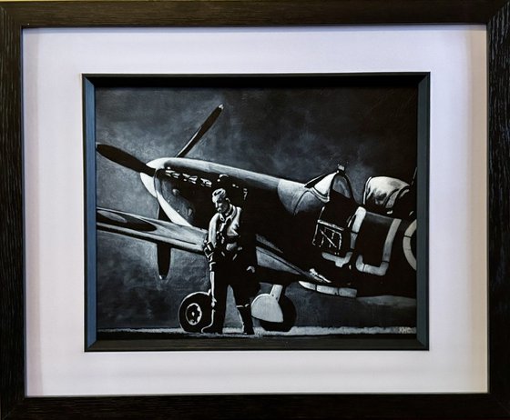 Monochrome Large Spitfire