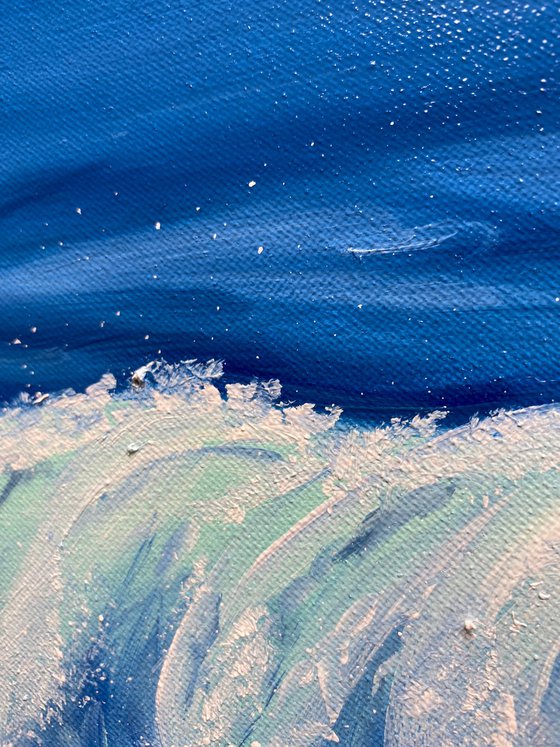Ocean wave, skyline