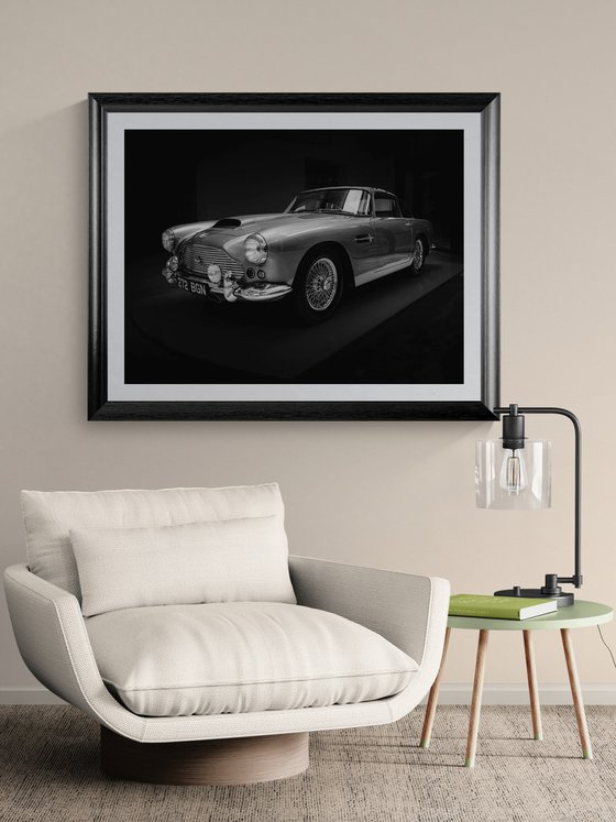 Aston Martin DB4