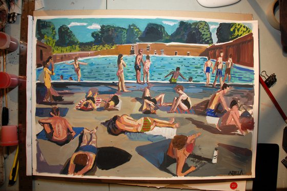 A crowded London Lido