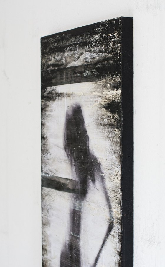 "The lady in the shadows" (80x35x2.5 cm) - Unique figurative artwork on wood (abstract, figurative, gold, original, resin, beeswax, painting)
