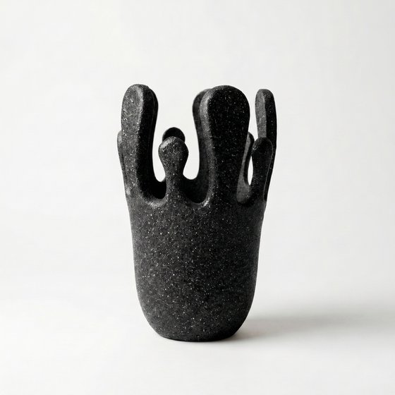 Crown Vase Black Stone