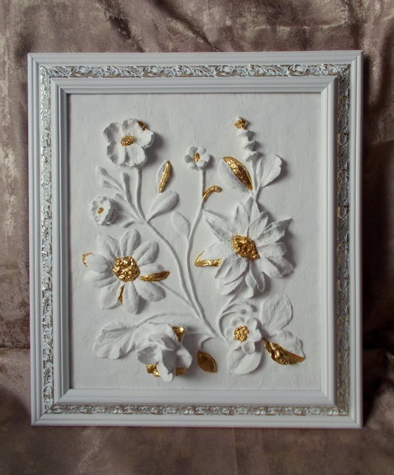 sculptural wall art "Flowers with gold decor" (from the series "White and gold")