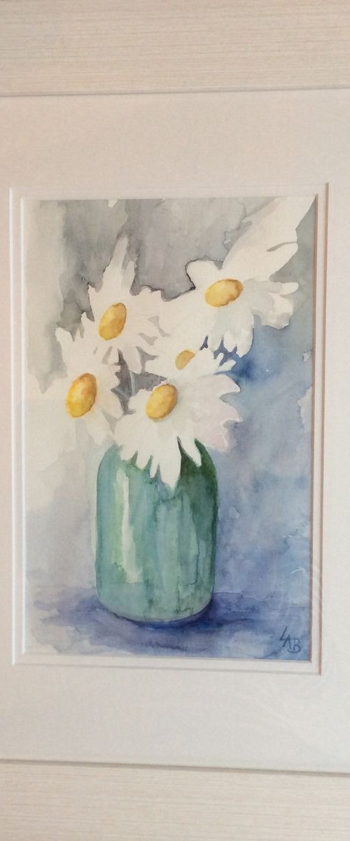 Daisies in green vase by Linda Bartlett