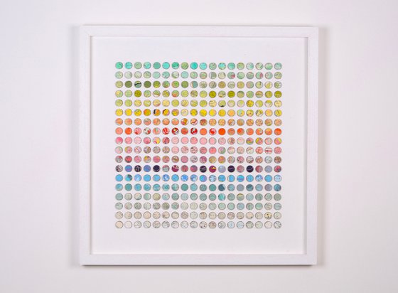 324 World Map Rainbow Dots