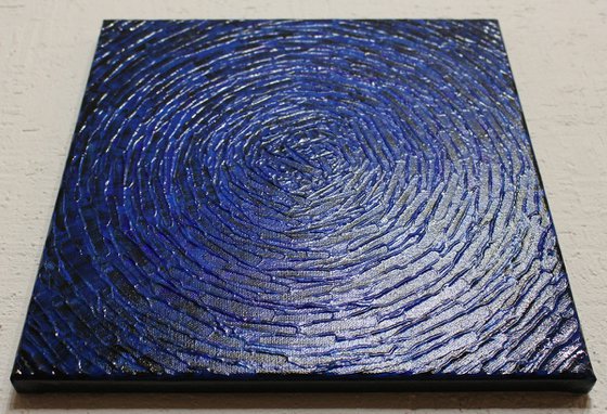 Dark blue concentric shine