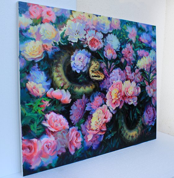 Dangerous beauty. Snake