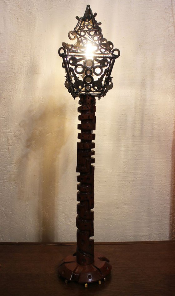 Totem lamp