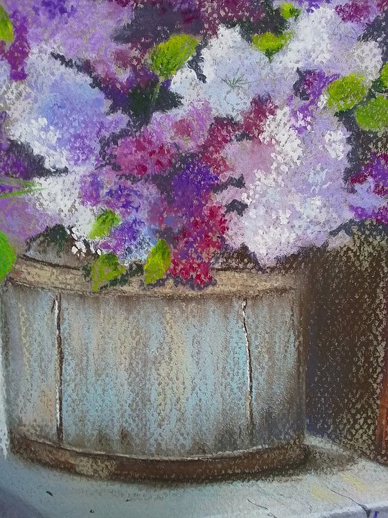 A lavish bouquet of lilacs