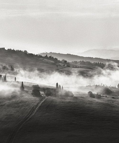 Morning fog in Tuscany - Landscape Art Photo by Peter Zelei