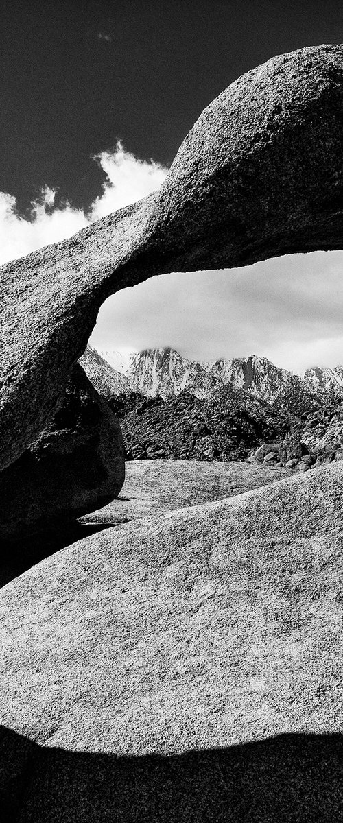 Lone Pine, Mobius Arch by Heike Bohnstengel