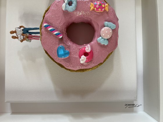 Freedom People ,,Pinky Donut’‘ Eka Peradze Art