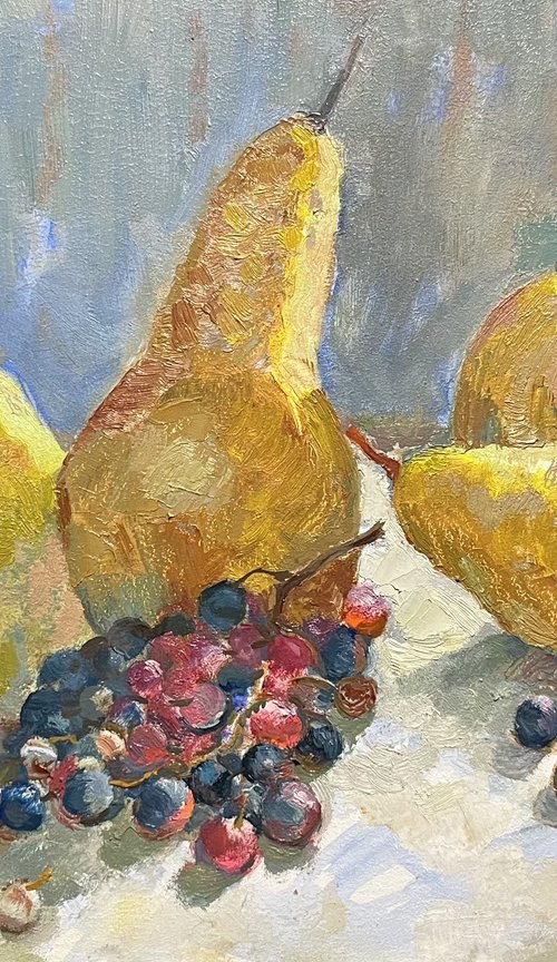 Pears, apples, grapes by Roman Sergienko