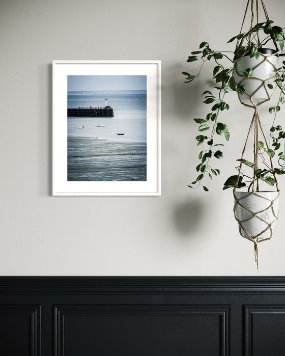 STREAKS IN THE LOW TIDE