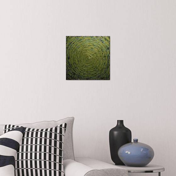 Concentric burst of algae