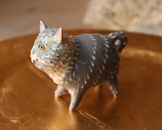 Grey Pussycat. Tiny sculpture by Elya Yalonetski