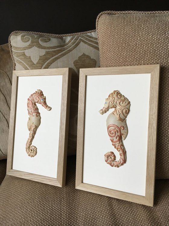 Sand Seahorse (Right Facing)