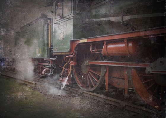 Old steam trains in the depot 4 - print on canvas 60x80x4cm