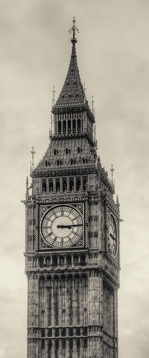 Big Ben by Nadia Attura