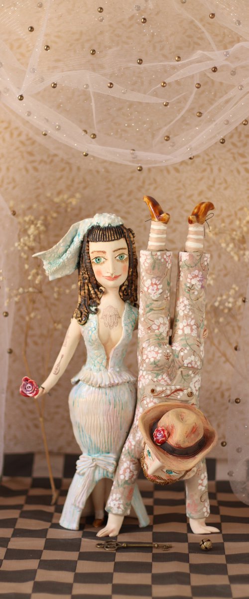 Wedding stunt. Ceramic sculpture by Elya Yalonetski